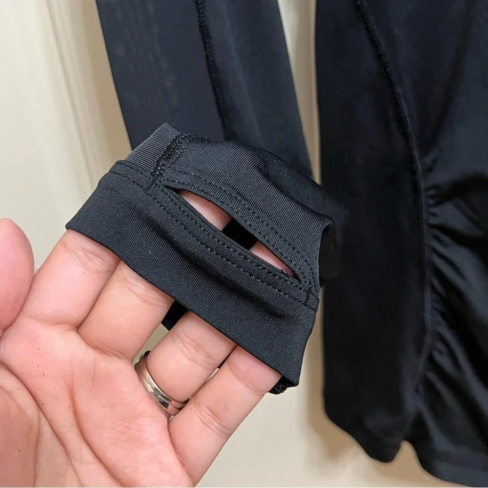 Athleta Black Athleisure Long Sleeve Workout Shirt With Thumbholes Size XS - Picture 3 of 8